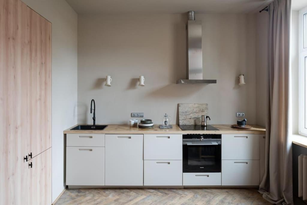 Authentic 1 Bd Old Town Apartment By Hostlovers Kaunas Exterior photo