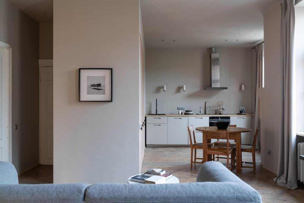 Authentic 1 Bd Old Town Apartment By Hostlovers Kaunas Exterior photo